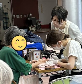 ケアネイル施術風景4